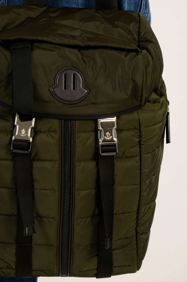 Moncler Rucksack in Oliv