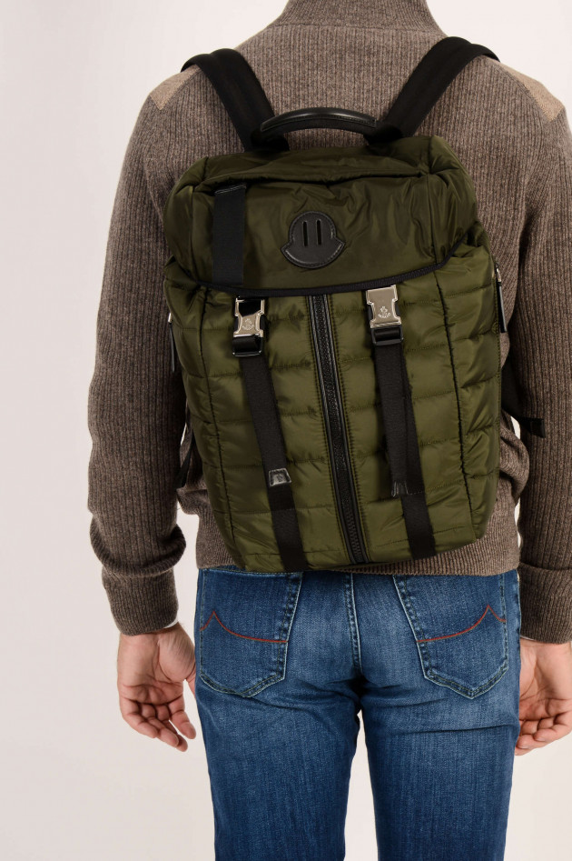 Moncler Rucksack in Oliv