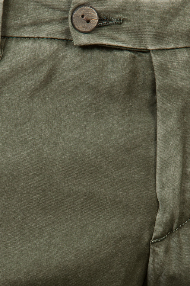 Myths Hose in Oliv