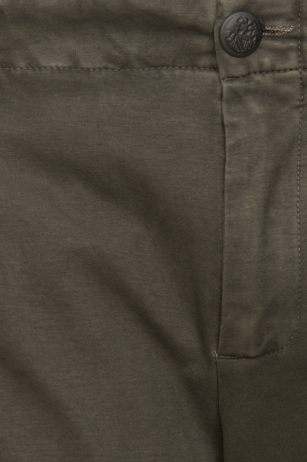 Myths Hose in Oliv