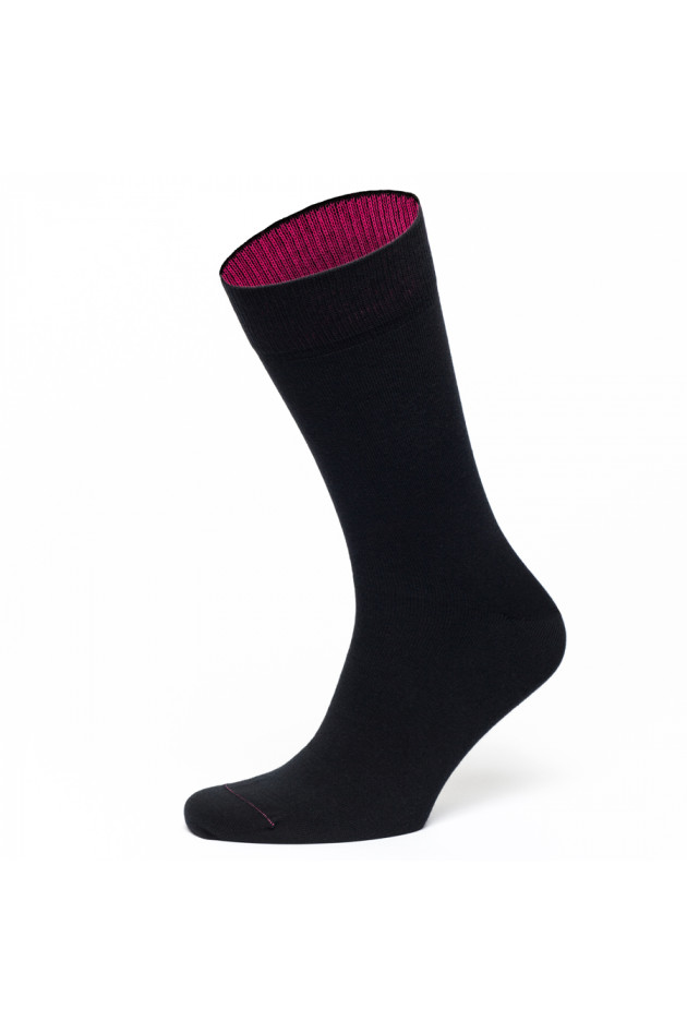 von Jungfeld Socken in Schwarz/Rot