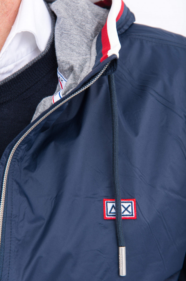 Sun68  Leichte Regenjacke mit Kontraststreifen in Navy