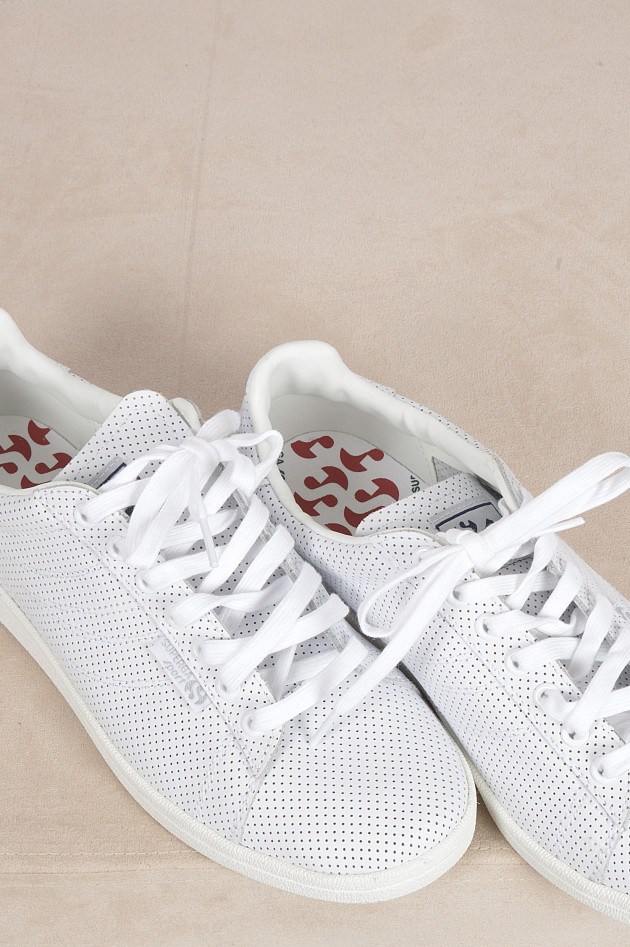 Superga Sneakers aus Leder in Weiß