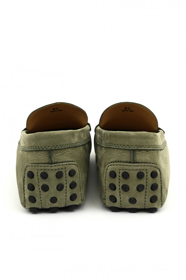 Tod's Mokassin aus Veloursleder in Oliv
