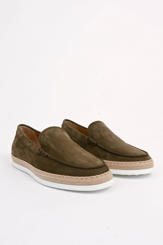 Tod's Slipper-Loafer aus Veloursleder in Oliv