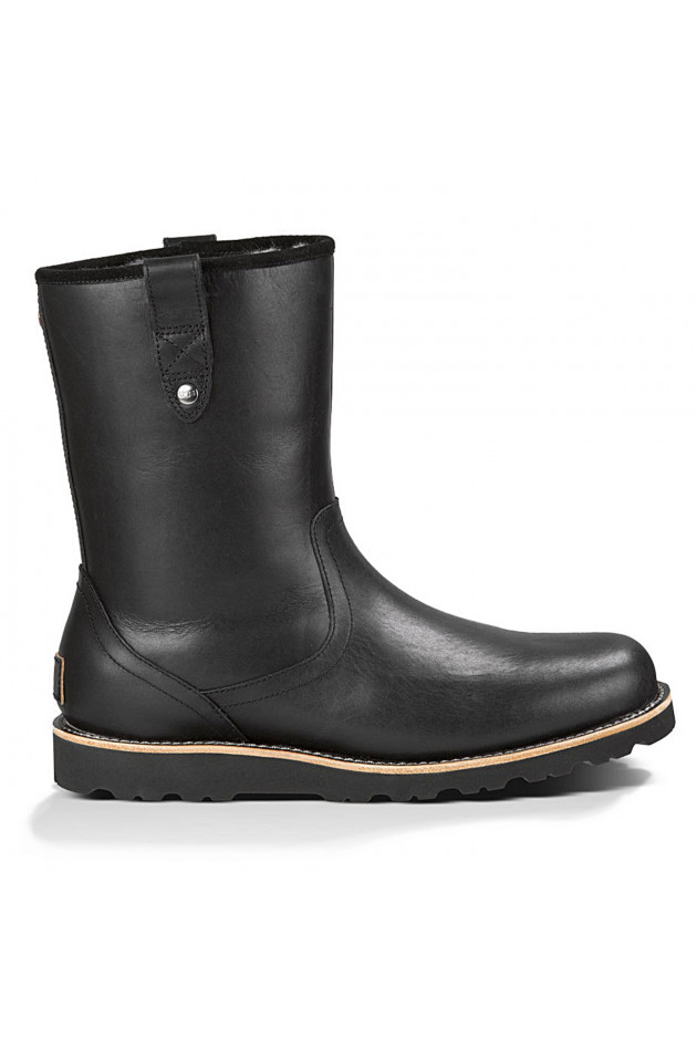 UGG Stiefel in Schwarz