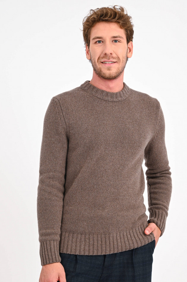 Windsor Rundhals-Strickpullover aus Cashmere in Walnuss