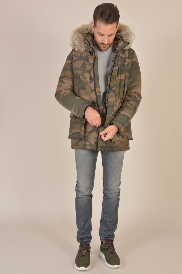 Woolrich Daunenparker mit Fuchsfell in Camouflage gemustert