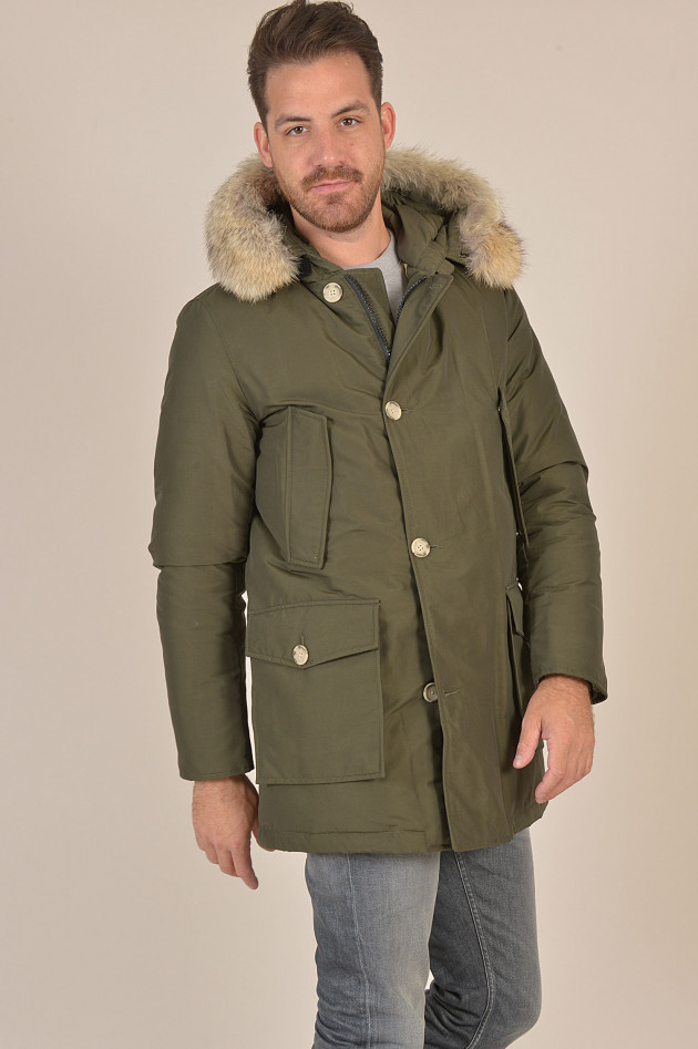 Woolrich Daunenparka mit Fuchsfell in Oliv