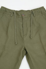 Leinenbermuda in Olivgrün