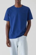 T-Shirt mit Brusttasche in Dunkelblau