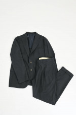 Anzug aus Wolle in Dunkelgrau