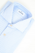 Seersuckerhemd in Hellblau/Weiß gestreift