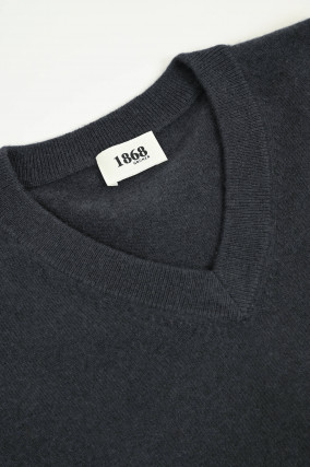 Cashmerepullover mit V-Neck in Anthrazit
