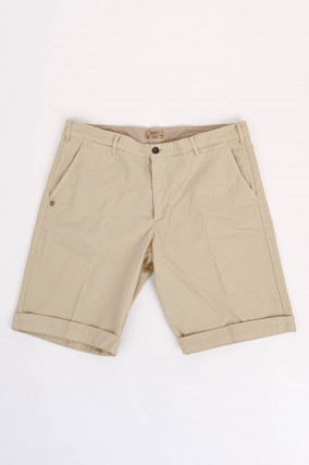 Bermuda-Shorts in Beige