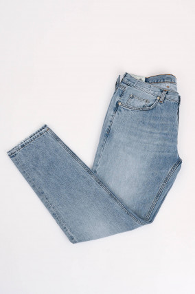 Slim-Fit Jeans in Hellblau