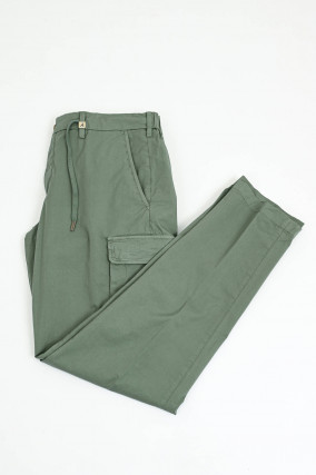 Baumwoll-Cargo in Olive