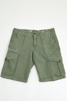 Cargoshorts in Olive