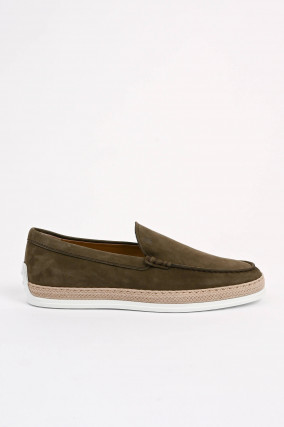 Slipper-Loafer aus Veloursleder in Oliv